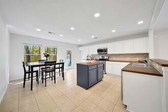 107 Genesee Ridge Dr in Conroe, TX - Building Photo - Building Photo