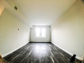1022 Hancock St, Unit 207 in Quincy, MA - Building Photo - Building Photo