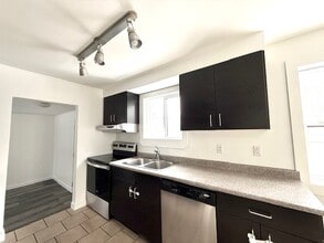 650 Victoria St in London, ON - Building Photo - Building Photo