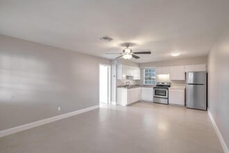 3147 Naylor Terrace in Fort Pierce, FL - Foto de edificio - Building Photo