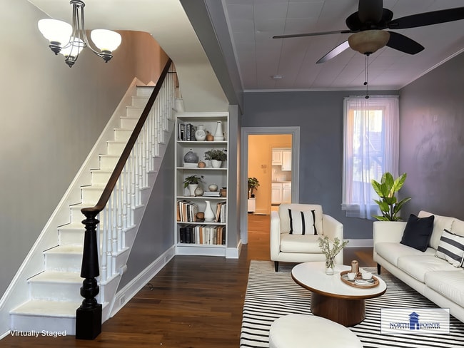 property at 521 W Walnut St