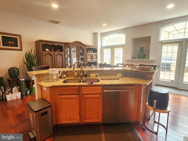 13006 Town Commons Dr in Germantown, MD - Building Photo - Building Photo