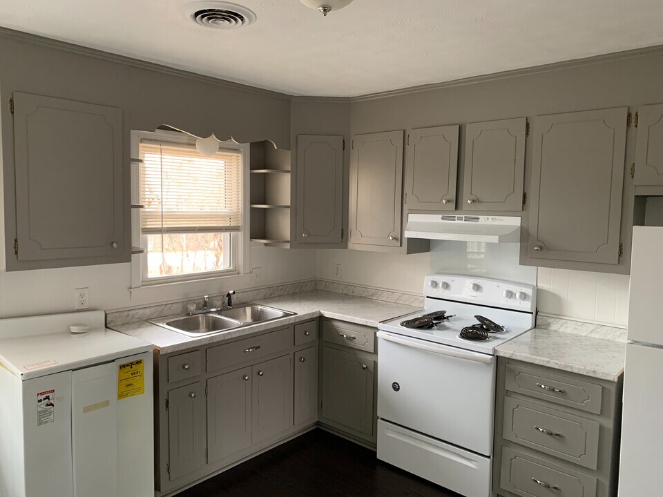 2015 Old Mountain Creek Rd in Greenville, SC - Building Photo