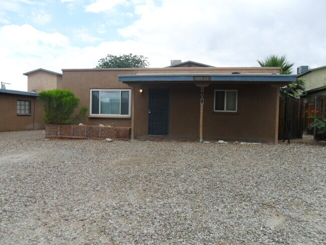 property at 1409 E Lee St