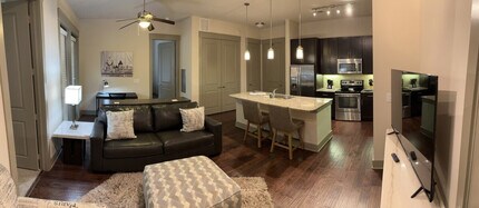 5655 Carnegie Blvd in Charlotte, NC - Building Photo - Building Photo