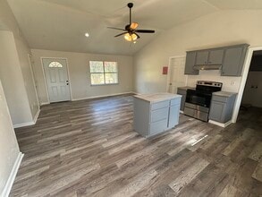 170 Colonial Cir in Magee, MS - Building Photo - Building Photo