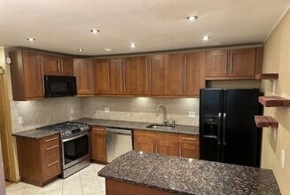 261 Avenue C in Bayonne, NJ - Building Photo - Building Photo