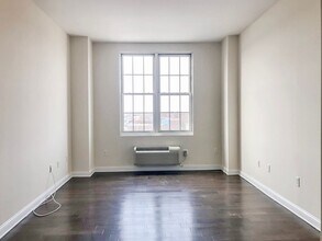 319 Grant Ave in Jersey City, NJ - Building Photo - Building Photo