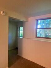 142 Blackberry Cir, Unit ADU - Heat, Hot water and Electric included in Colchester, VT - Building Photo - Building Photo