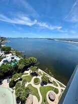 2451 Brickell Ave in Miami, FL - Building Photo