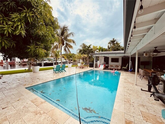 2305 Magnolia Dr in North Miami, FL - Foto de edificio - Building Photo