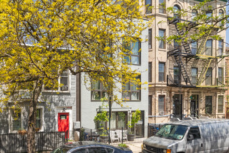 443 Bainbridge St in Brooklyn, NY - Building Photo - Building Photo