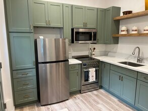 1373 Napoli St, Unit Quiet Studio in Oceanside, CA - Building Photo - Building Photo