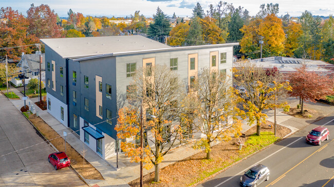 9900 Broadway in Salem, OR - Building Photo - Building Photo