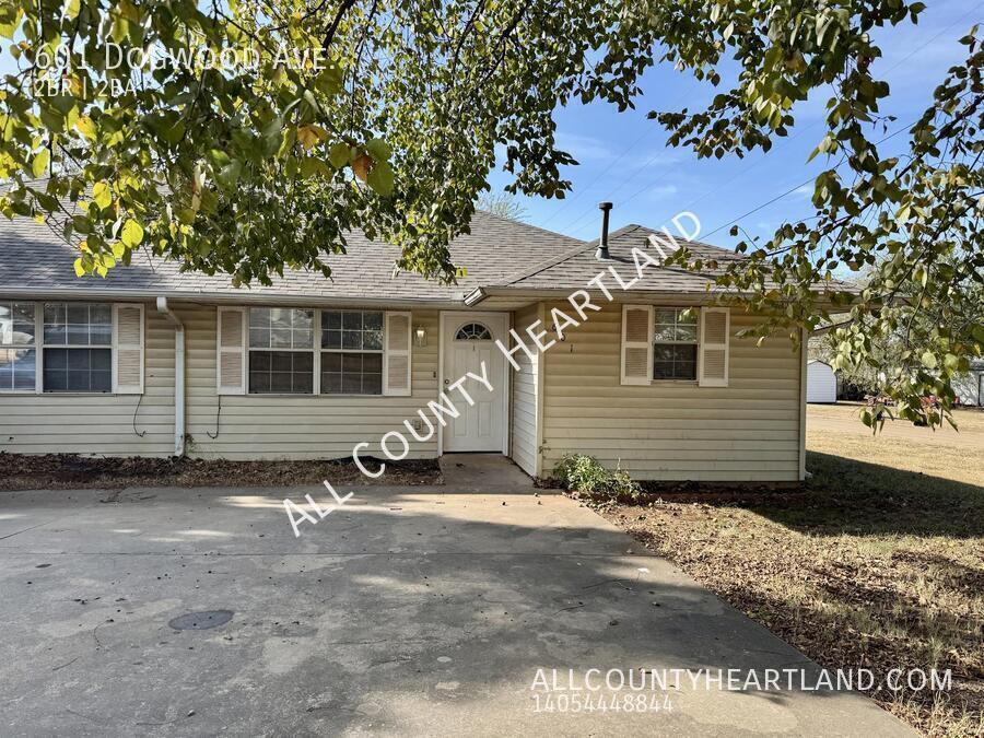 601 Dogwood Ave in Wellston, OK - Building Photo