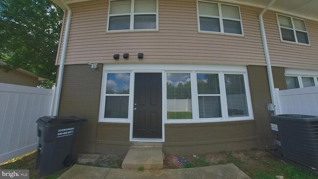 2050 Nike Dr in Waldorf, MD - Building Photo - Building Photo