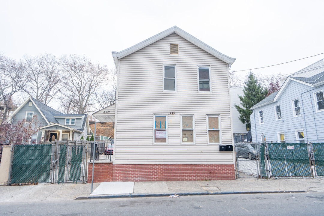 445 Summer St in Paterson, NJ - Building Photo