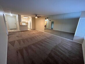 10350 Caminito Cuervo in San Diego, CA - Building Photo - Building Photo
