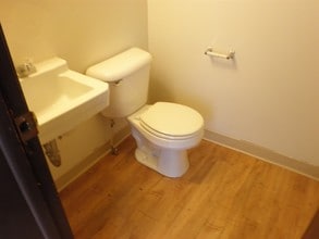 Liberty Commons Townhomes and Apartments in Springfield, MI - Building Photo - Building Photo