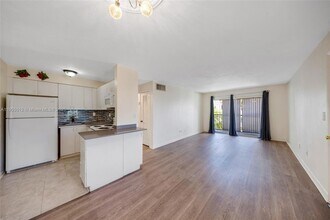 8701 SW 141st St, Unit F6 in Palmetto Bay, FL - Building Photo - Building Photo