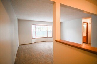 2130 NE Clackamas St in Portland, OR - Building Photo - Building Photo