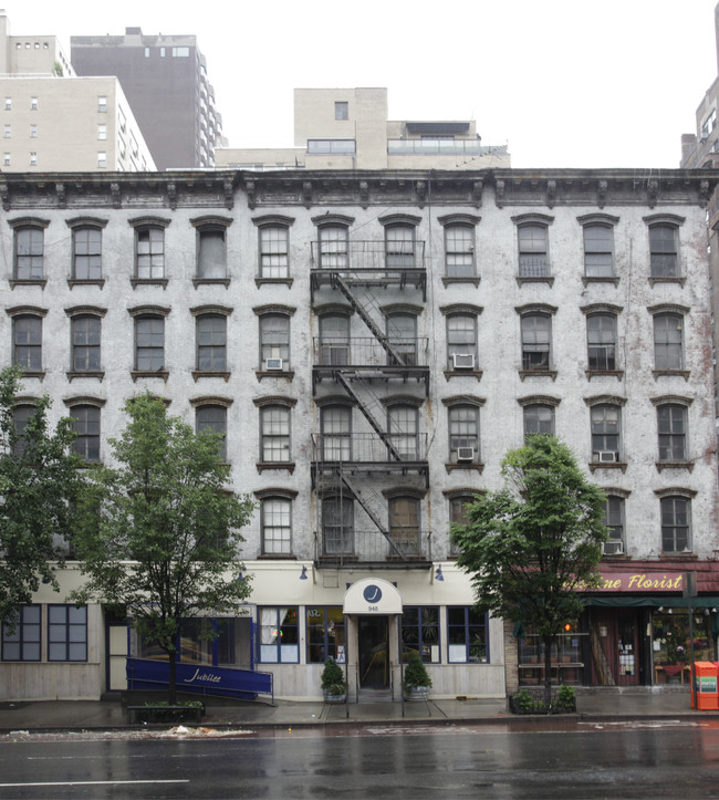 946-948 1st Ave in New York, NY - Building Photo - Building Photo