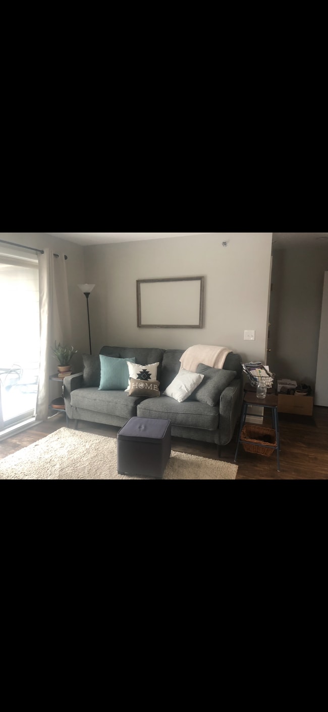 2160 Ridge Dr in Minneapolis, MN - Building Photo - Building Photo