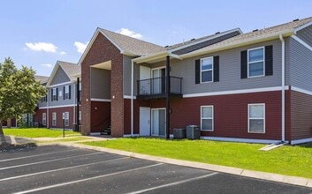 Chariot Pointe Apartments in Murfreesboro, TN - Building Photo - Building Photo