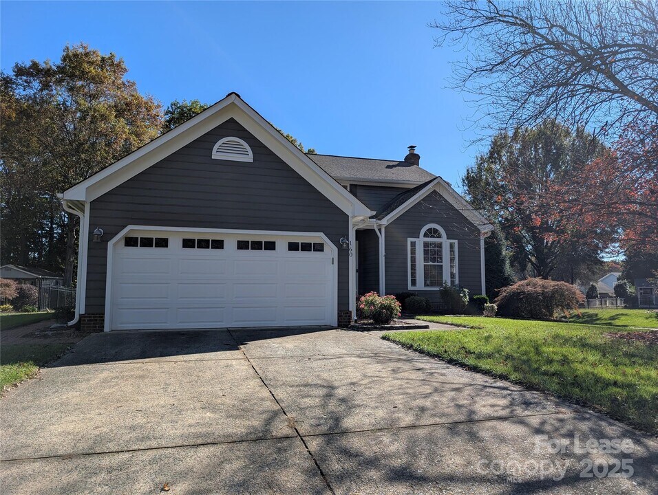 160 Stone Ridge Ln in Mooresville, NC - Foto de edificio