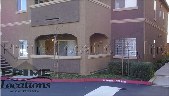 10001 Woodcreek Oaks Blvd in Roseville, CA - Building Photo - Building Photo