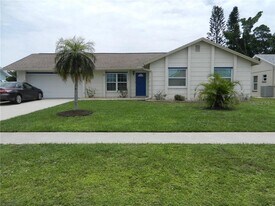 6204 Coralberry Terrace in Port Charlotte, FL - Building Photo