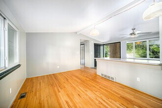 1020 Traver Ct in Ann Arbor, MI - Building Photo - Building Photo