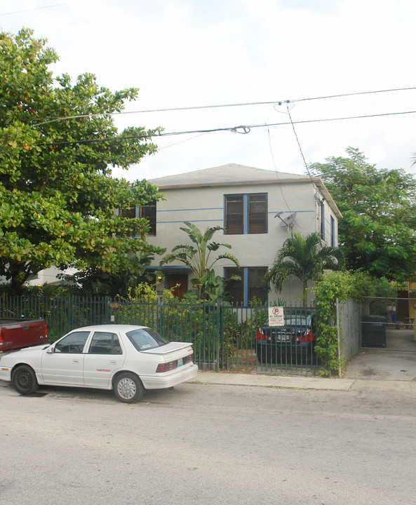 555 NE 63rd St in Miami, FL - Building Photo