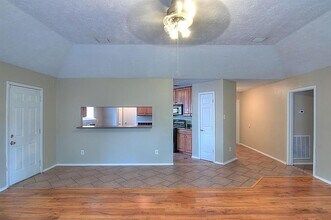 1111 Jack Block Ct in Crosby, TX - Building Photo - Building Photo