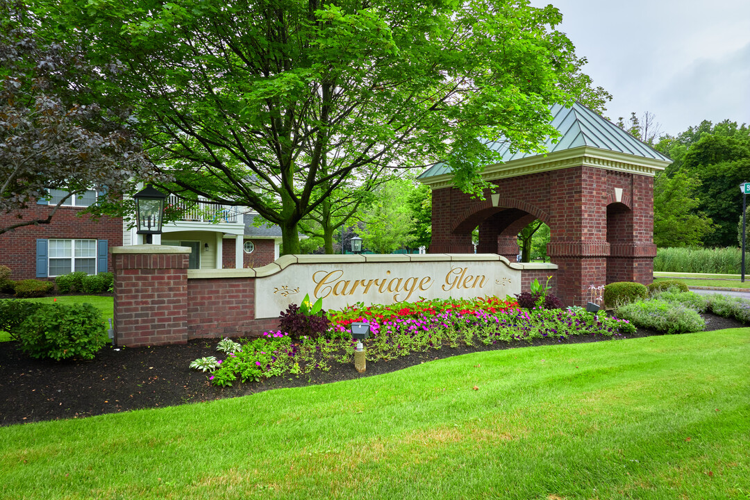 Carriage Glen Apartments in Greece, NY - Building Photo