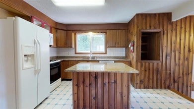 96 Birch Ct in Burlington, VT - Building Photo - Building Photo