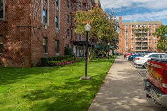 84-09 155th Ave in Jamaica, NY - Building Photo - Building Photo