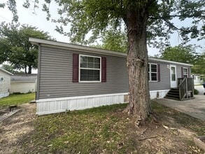 76 E U.S. Hwy 6 in Valparaiso, IN - Building Photo - Building Photo