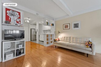 101 Lafayette Ave in Brooklyn, NY - Foto de edificio - Building Photo