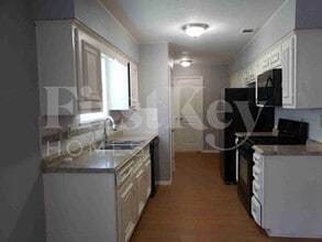 6537 La Grange Dr in Dallas, TX - Building Photo - Building Photo