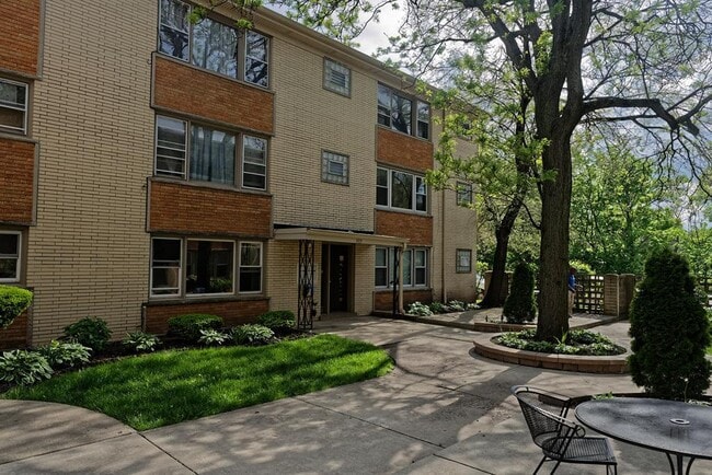 3515 S Harlem Ave, Unit 6B in Berwyn, IL - Building Photo - Building Photo