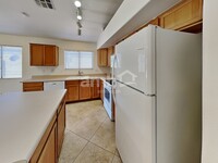 15513 W Lisbon Ln in Surprise, AZ - Foto de edificio - Building Photo