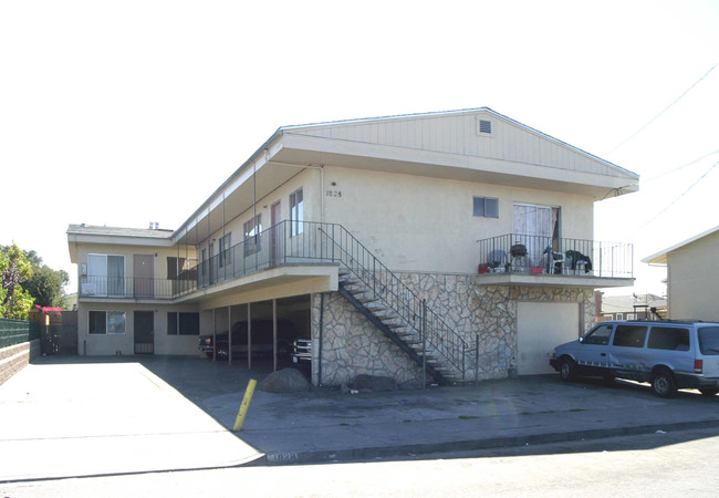 1828 Powell St in San Pablo, CA - Building Photo - Building Photo