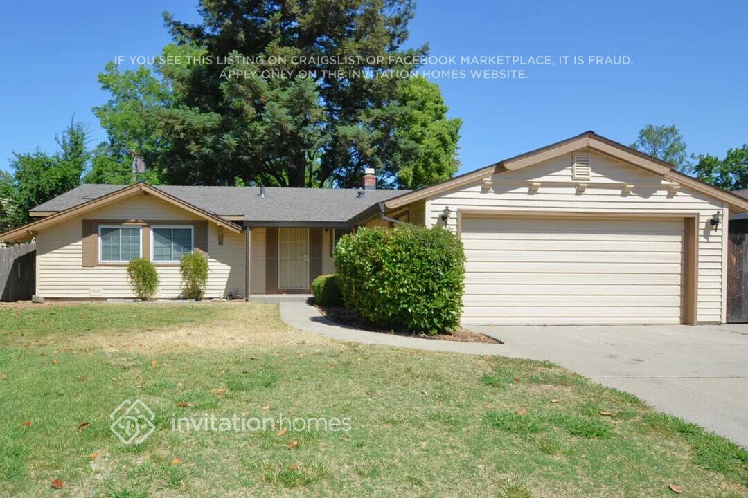7572 South Pkwy in Sacramento, CA - Building Photo