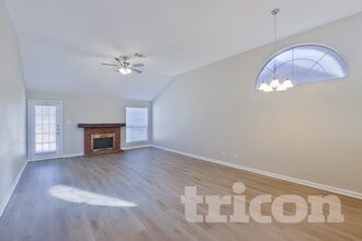 10224 Long Rifle Dr in Fort Worth, TX - Building Photo - Building Photo