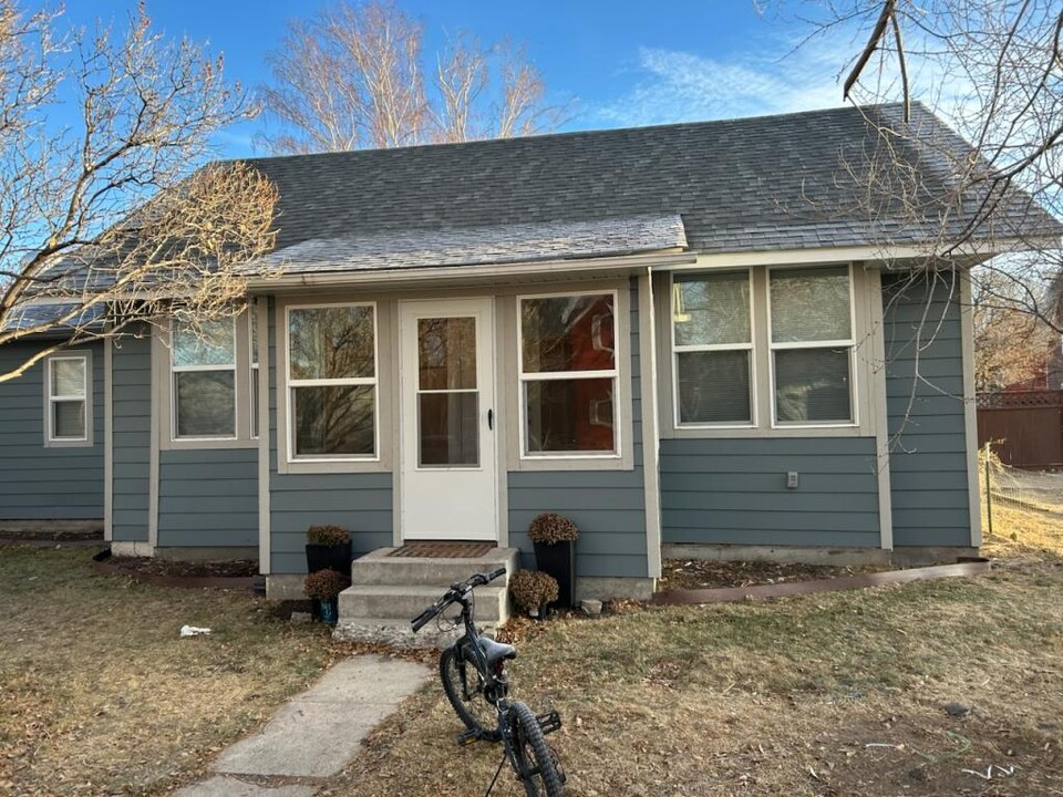 203 S Cedar St in Townsend, MT - Building Photo