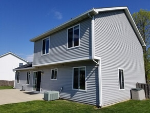 2767 Lindgren Trail in Aurora, IL - Building Photo - Building Photo