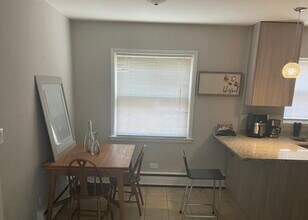 6630 N Harlem Ave-Unit -1W in Chicago, IL - Building Photo - Building Photo