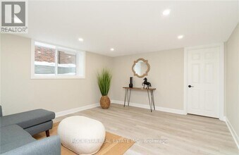 136 Grand St in Brantford, ON - Building Photo - Building Photo