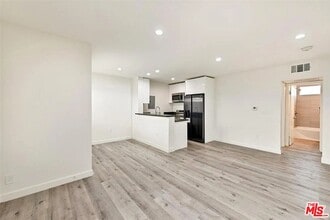 5529 Bonner Ave in Los Angeles, CA - Building Photo - Building Photo